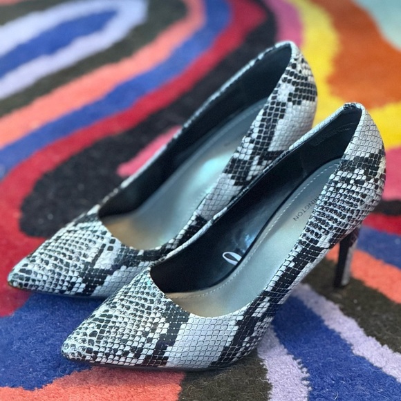 Worthington Vegan Snake Print Heels - Picture 1 of 5
